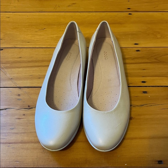 ECCO Touch Ballerina Scale Flats Shoes Vanilla Cream Pink Women’s 39 8 EUC - Picture 3 of 8